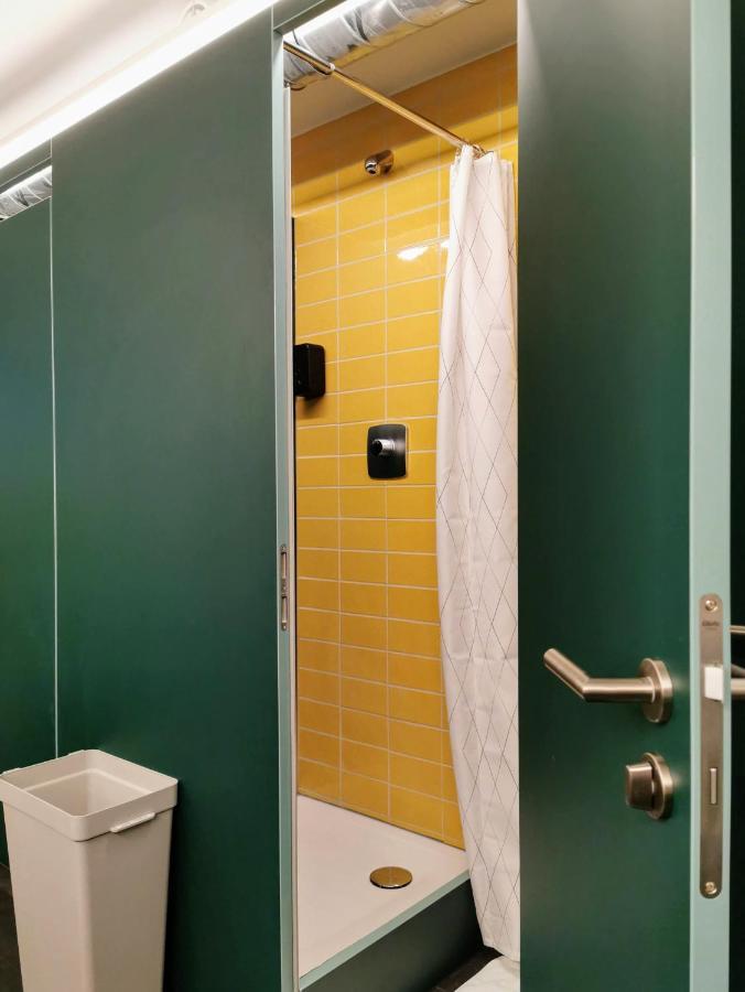 Green Marmot Capsule Hotel Zuerich Exterior foto