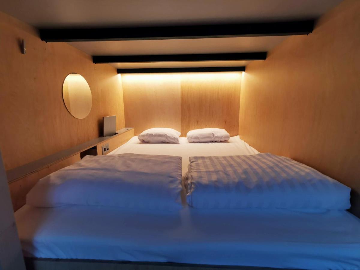 Green Marmot Capsule Hotel Zuerich Exterior foto