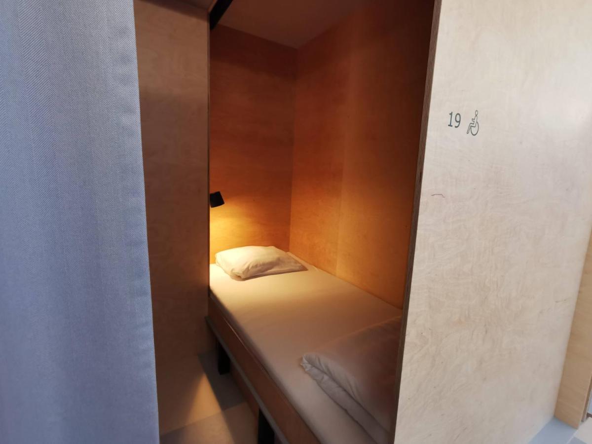 Green Marmot Capsule Hotel Zuerich Exterior foto