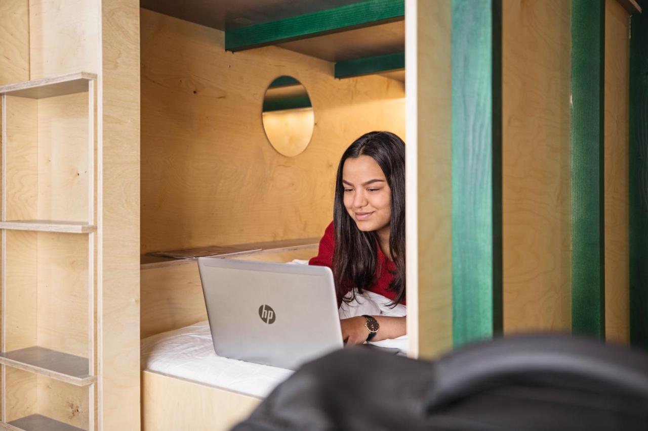 Green Marmot Capsule Hotel Zuerich Exterior foto
